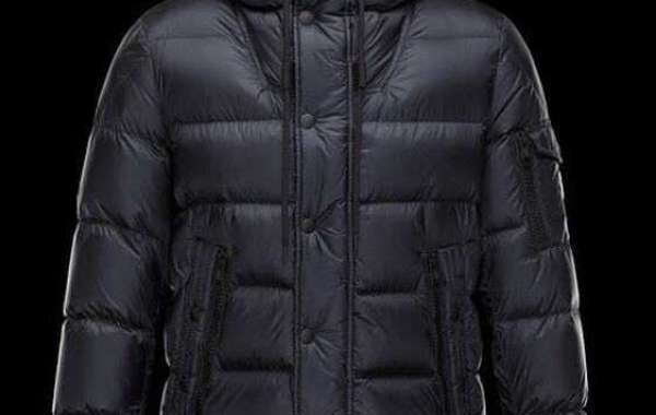 Moncler Outlet February