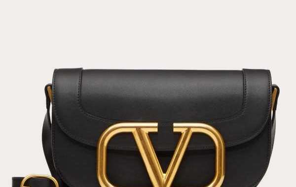Valentino Handbags a scaled